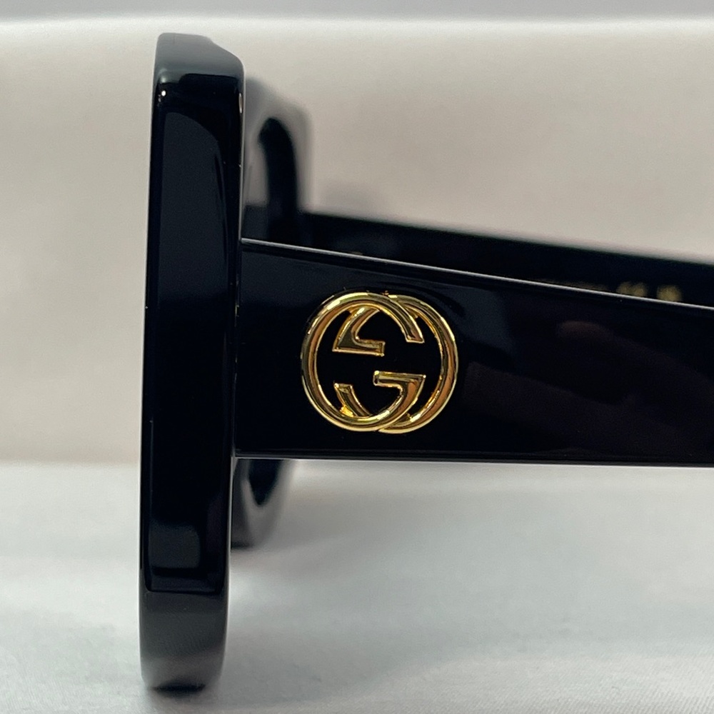 Gucci Women's Black Oversized Sunglasses - Picture 3 of 15